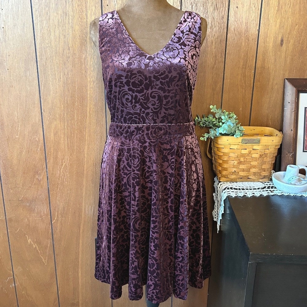 LOFT NWT Velvet Burnout Floral Fit Flare V Neck Dress Size 8 Burgundy Christmas